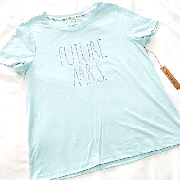 PRICE DROP 🔥 NWT RAE DUNN Future Mrs Tee - Picture 1 of 3
